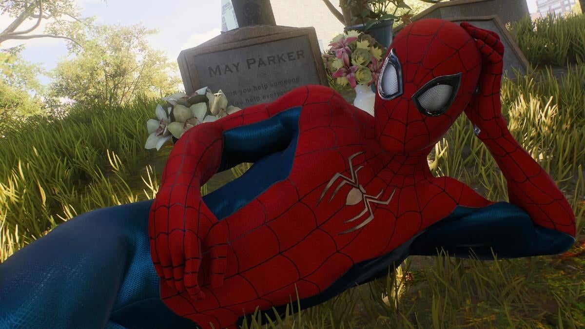 spider-man-2-aunt-may-grave-pose