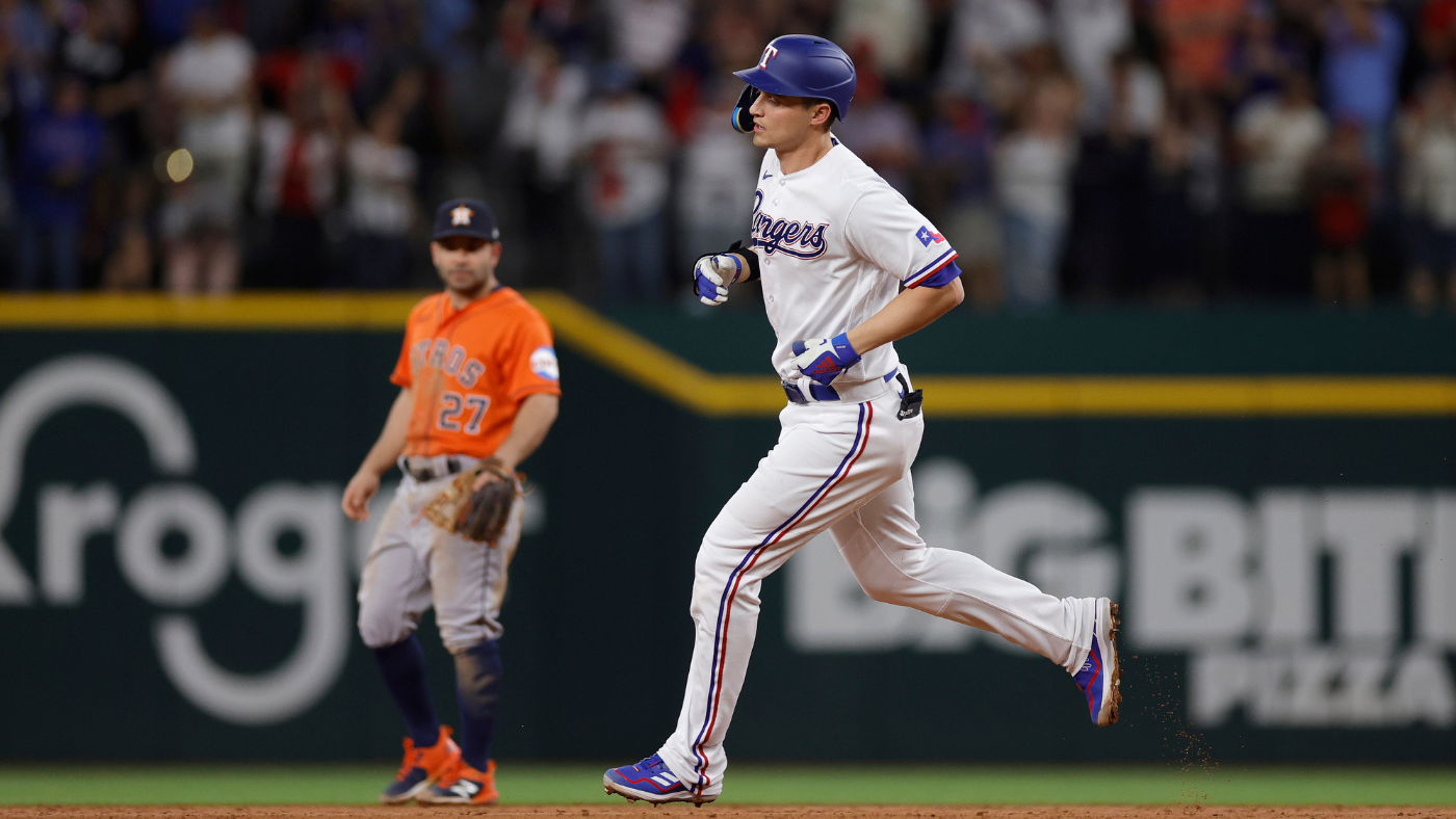 Seager scores go-ahead run as Rangers edge Valdez, Astros