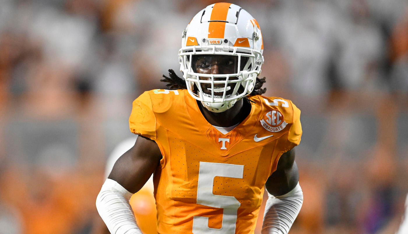 Tennessee starting CB Kamal Hadden undergoes season-ending surgery after suffering injury in loss to Alabama