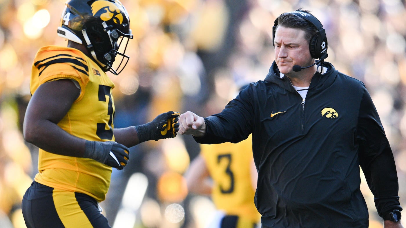 NCAA Football: Minnesota at Iowa