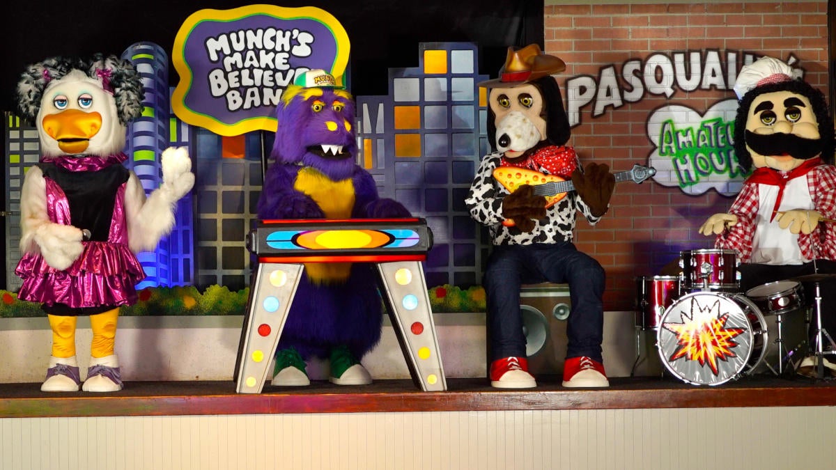 Chuck E. Cheese Brings Back the Animatronic Band -- But There's a Catch