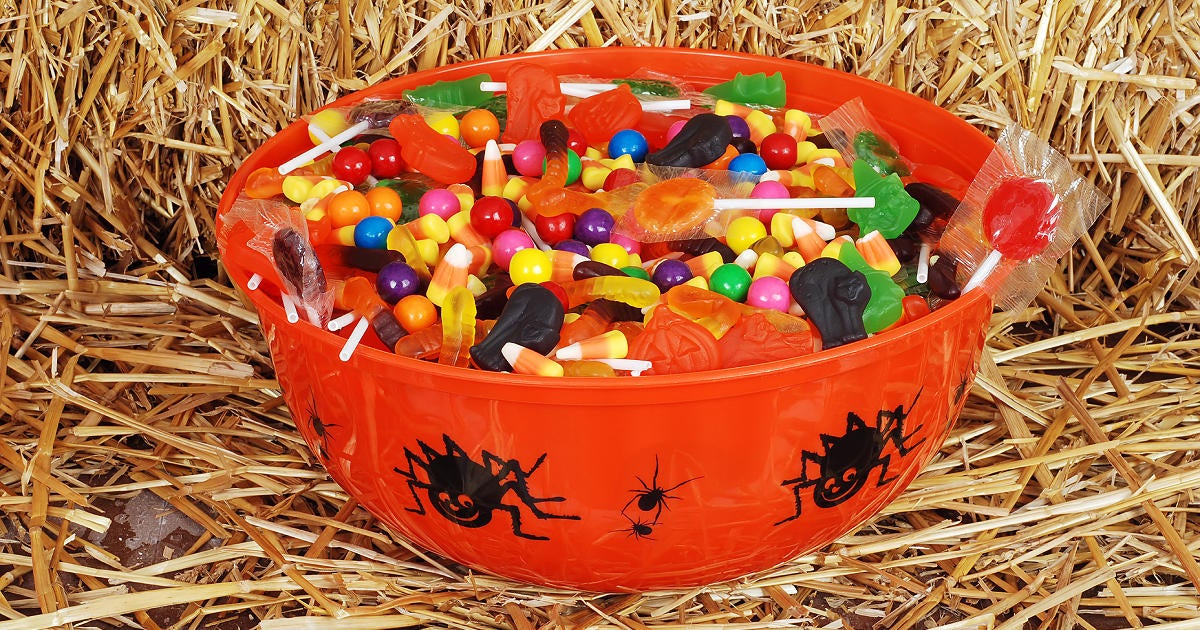 bowl-halloween-candy