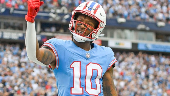 usatsi-deandre-hopkins-titans.jpg