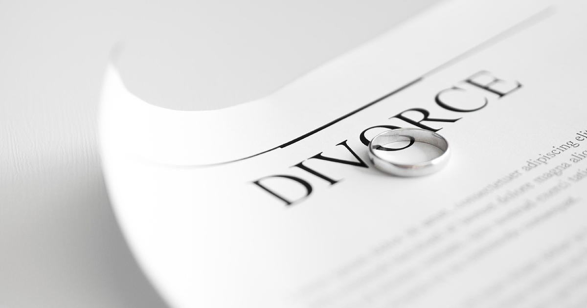divorce-contract-with-rings