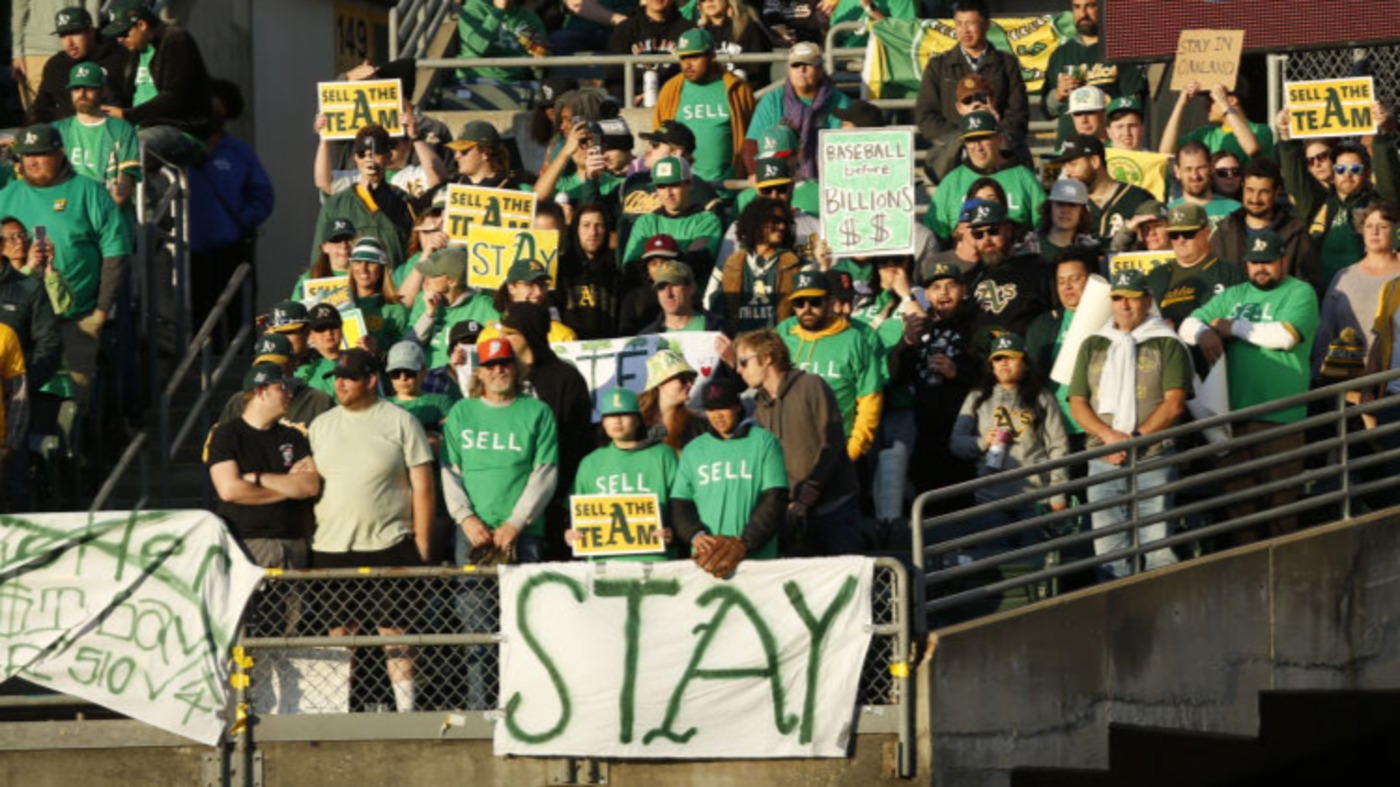 
                        Athletics fans sending 'Stay in Oakland' boxes to MLB owners ahead of relocation vote
                    