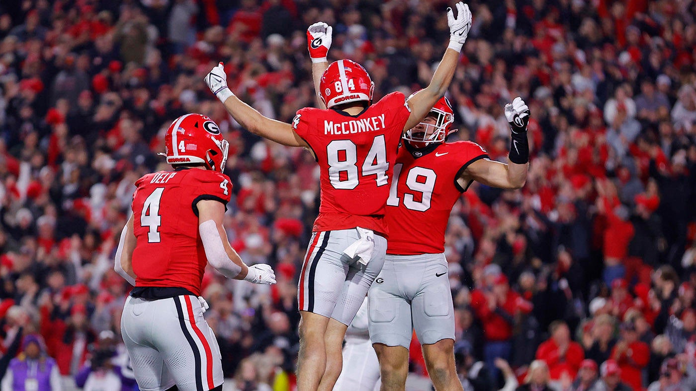 CFP National Championship 2022 - Sports world erupts as Georgia Bulldogs  defeat Alabama Crimson Tide - ESPN