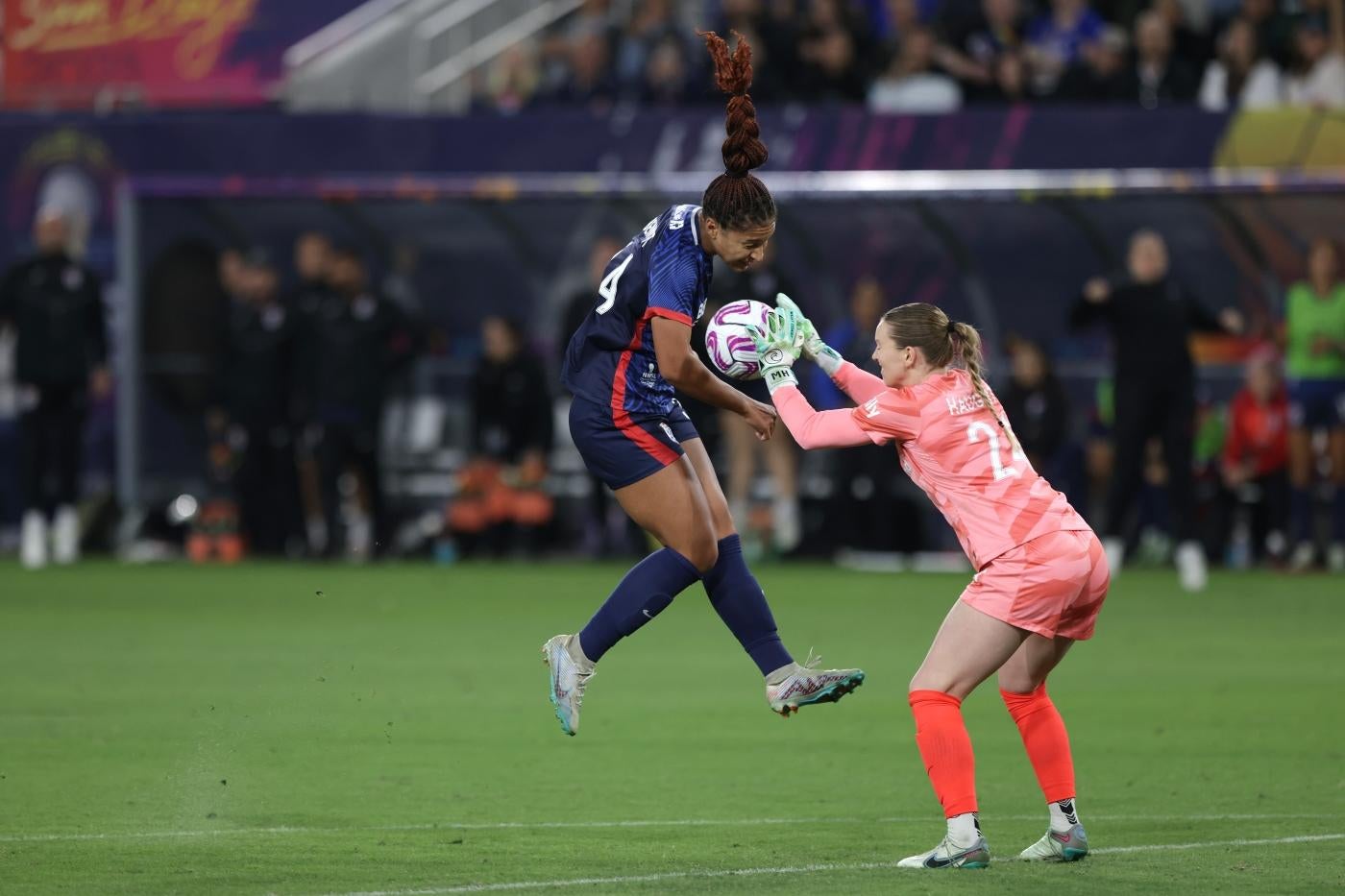 NWSL Championship ending explained: Why NJ/NY Gotham FC goalkeeper Mandy Haught was sent off vs. OL Reign