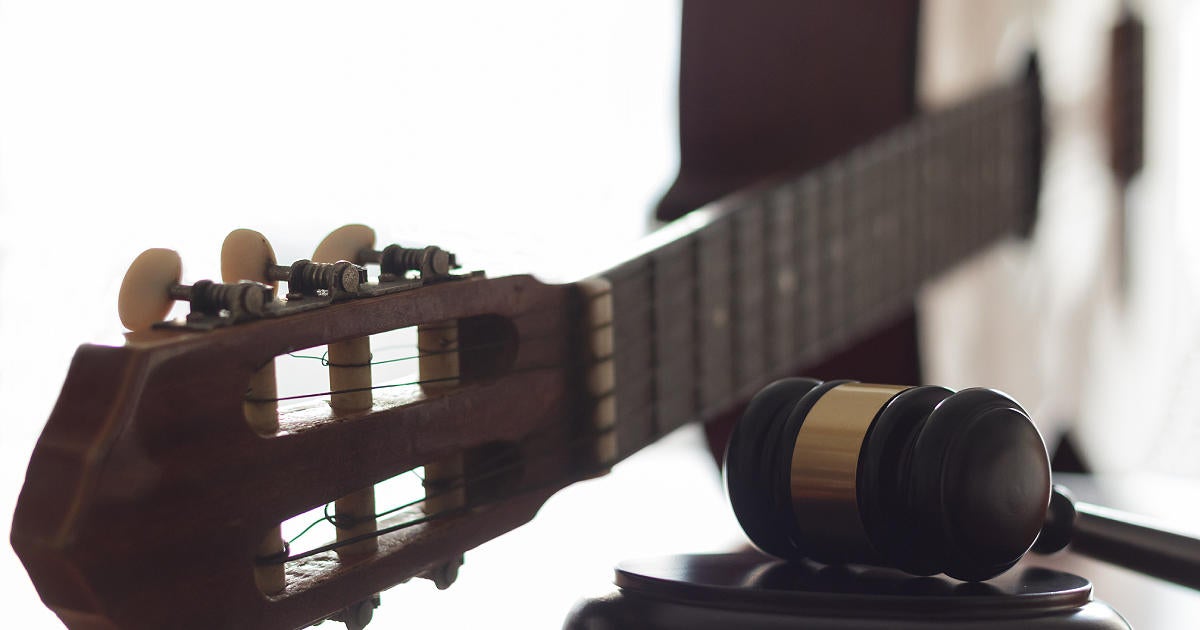 judges-gavel-and-guitar