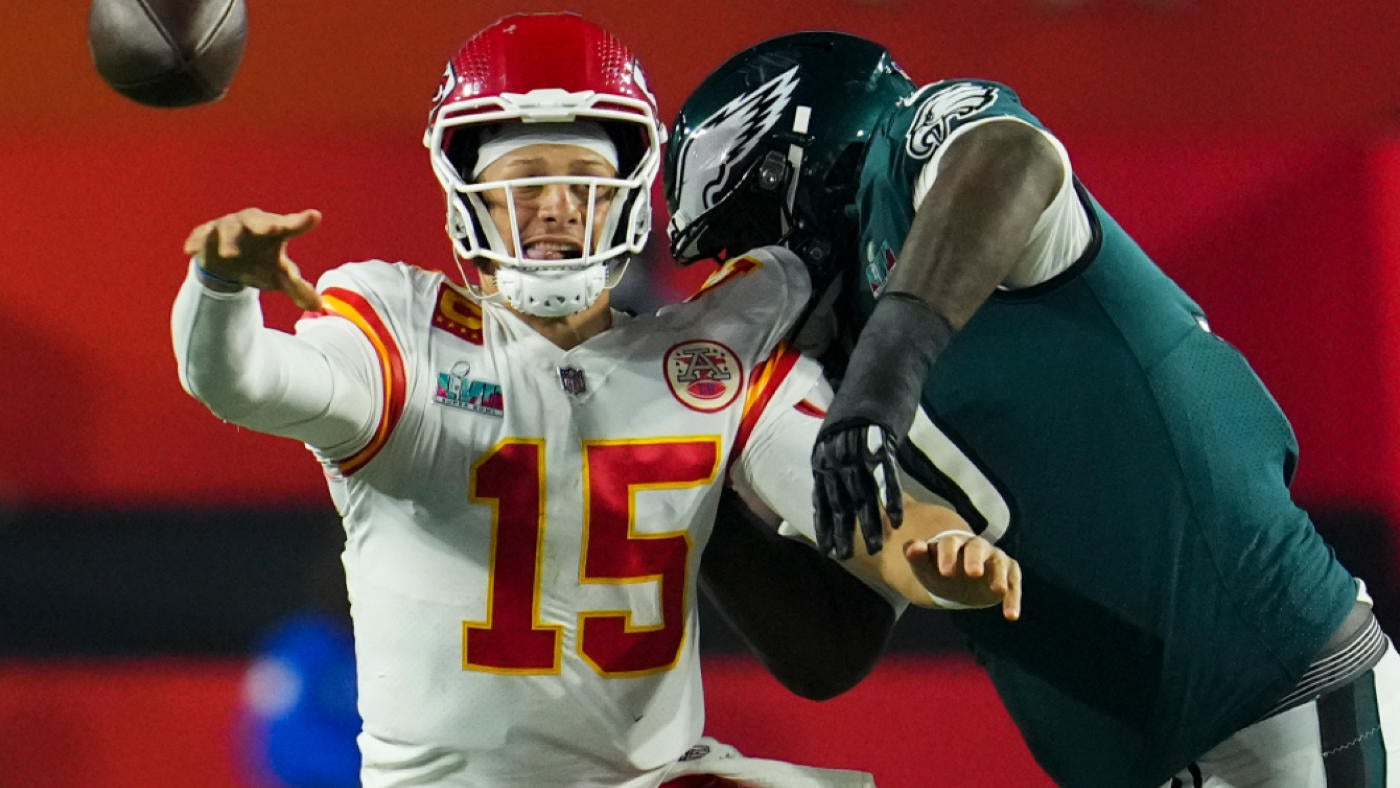 NFL Week 11 picks: Eagles upset Chiefs in Super Bowl rematch, Browns beat Steelers in AFC North showdown