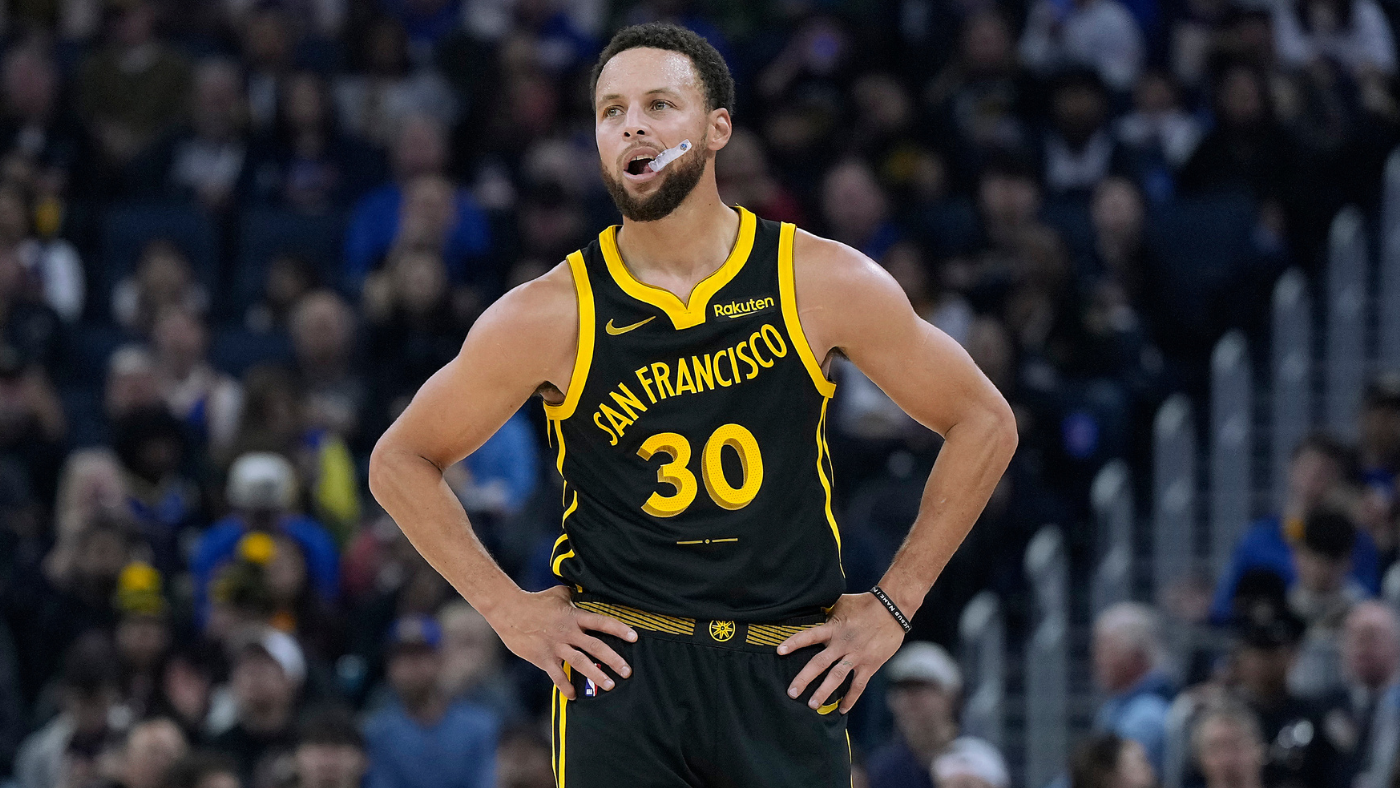 Stephen Curry injury update: Warriors star to miss time with sprained right knee, per report