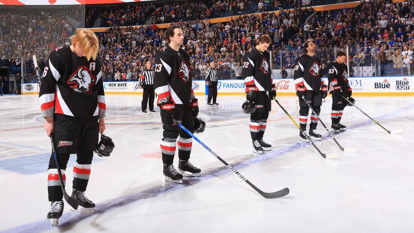 WATCH: Sabres national anthem singer forgets lyrics while singing ‘O Canada’ before Bruins game