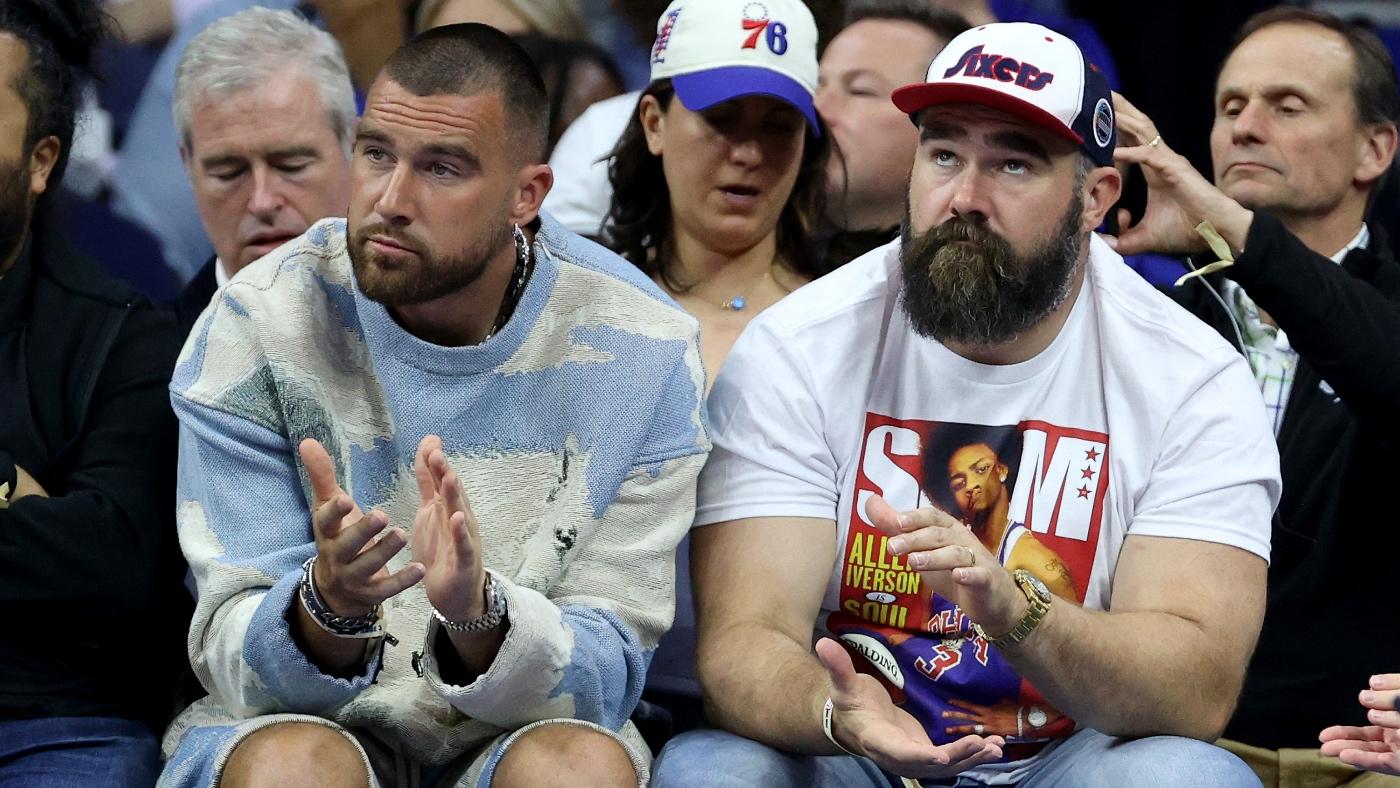 Chiefs' Travis Kelce, Eagles' Jason Kelce release Christmas duet 'Fairytale of Philadelphia'