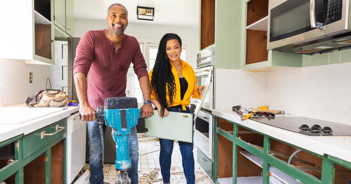 HGTV Announces New Season Of 'Married To Real Estate'