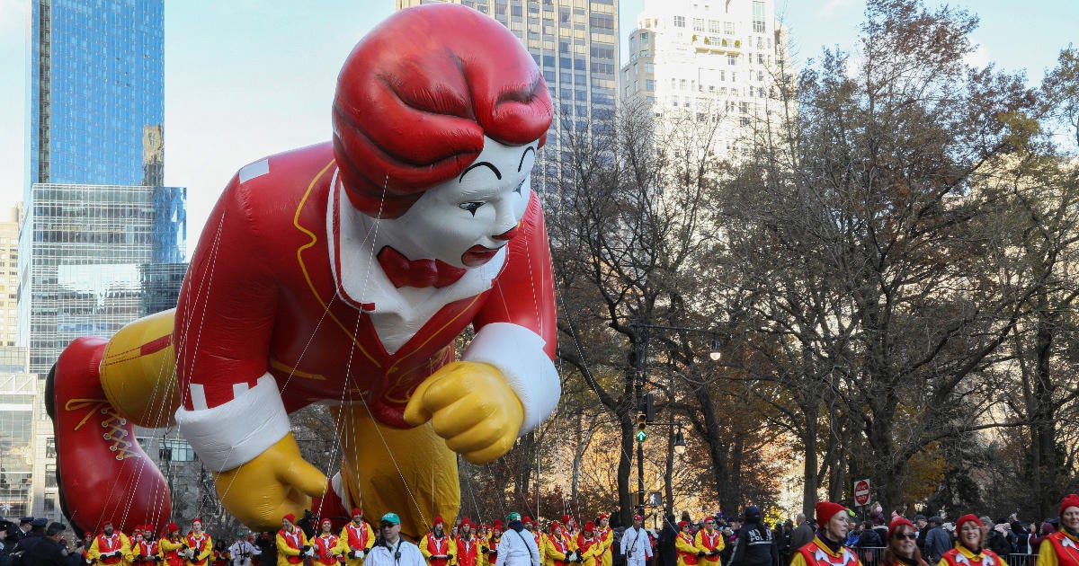 The Ronald McDonald Balloon's Disastrous Thanksgiving Day Parade ...