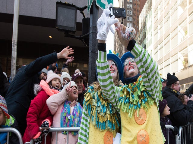 Remember That Time Clowns Terrorized the Macy's Thanksgiving Day Parade?