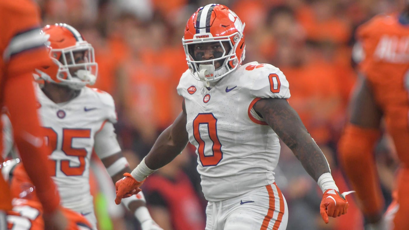 Clemson star Barrett Carter announces return Tigers defender was No. 1