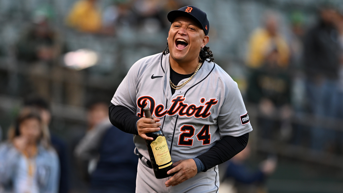 Miguel Cabrera plans to play one more season with Venezuelan professional league after MLB retirement