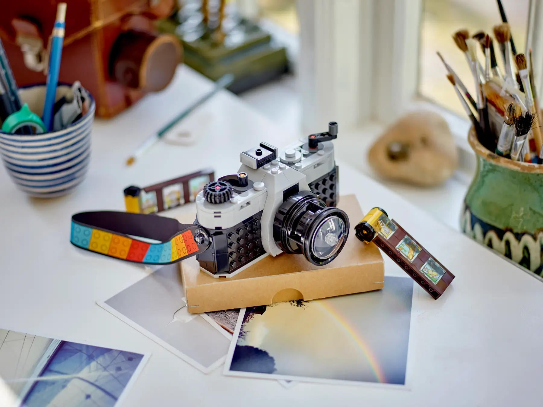 Polaroid OneStep SX-70 Camera 21345 | Ideas | Buy online at the Official  LEGO® Shop US