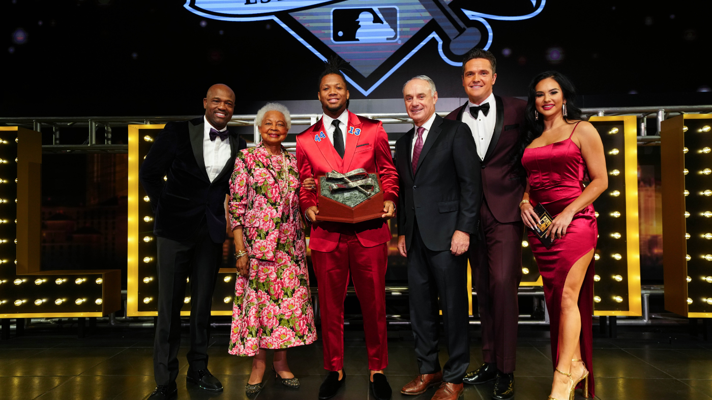 Shohei Ohtani headlines All-MLB team as Ronald Acuña Jr. earns Hank Aaron Award during live show