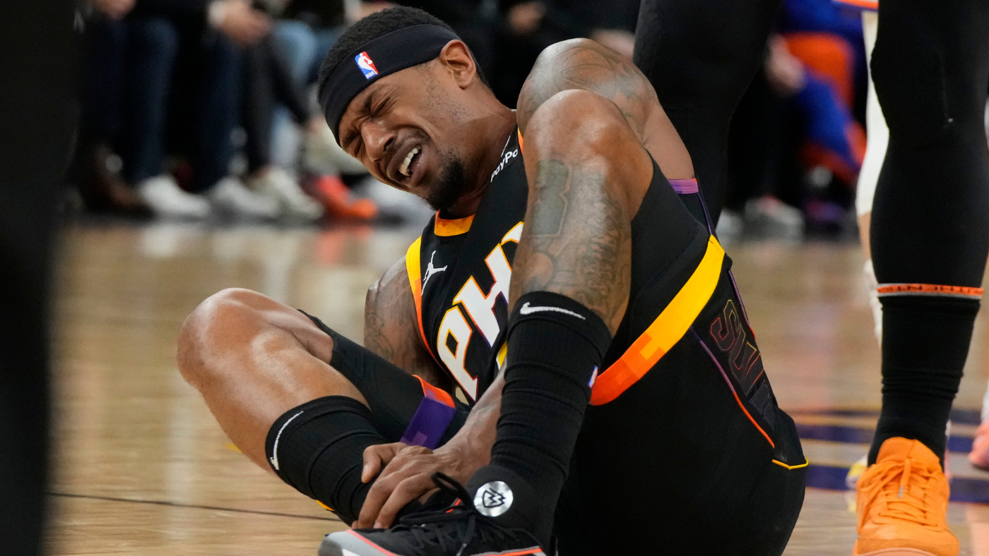 Bradley Beal injury update: Suns star to miss at least two weeks with sprained right ankle