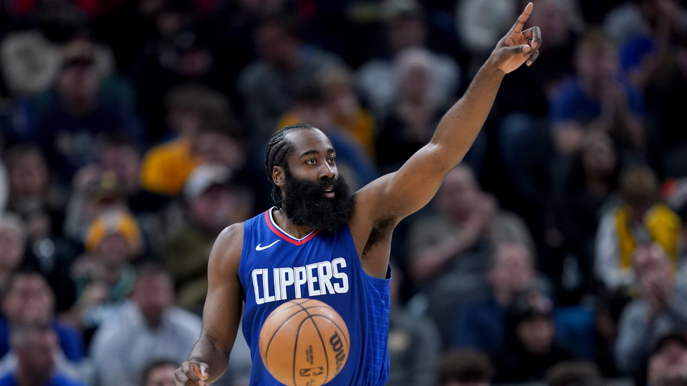 'Vintage' James Harden catches fire in fourth quarter as Clippers run winning streak to NBA-best eight games