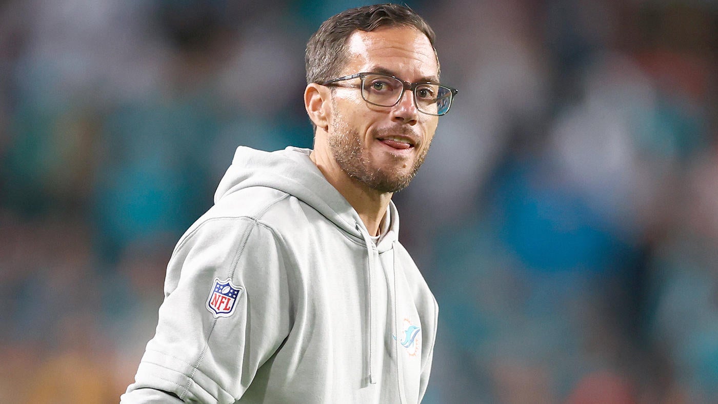 Dolphins' Mike McDaniel tells doubters buying media's easy-schedule narrative to 'F off, with all due respect'