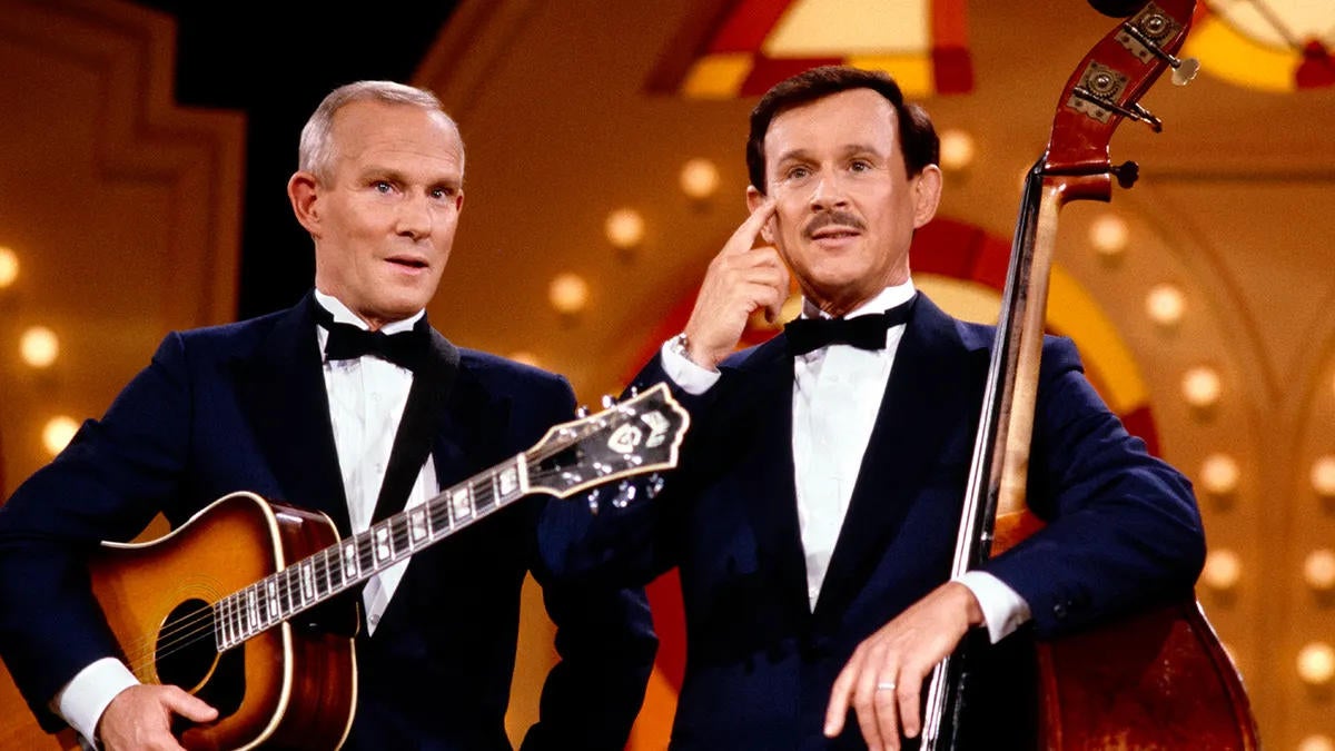 Tom Smothers, Legendary Comedian, Dead at 86