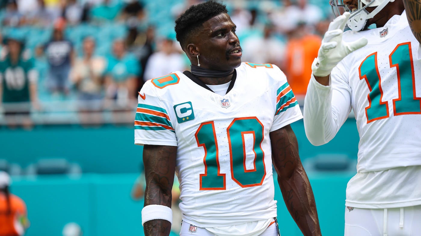 Dolphins' Tyreek Hill detained by police outside stadium hours before kickoff; star WR playing vs. Jaguars