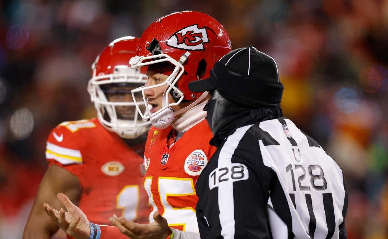 LOOK: Patrick Mahomes’ helmet shatters after taking vicious hit in frigid game, says ‘it was a first for me’