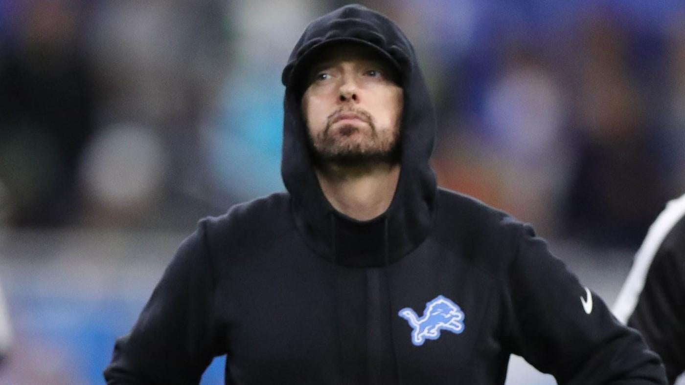 LOOK: Eminem takes 2024 NFL Draft stage in Detroit alongside Lions greats Barry Sanders, Calvin Johnson