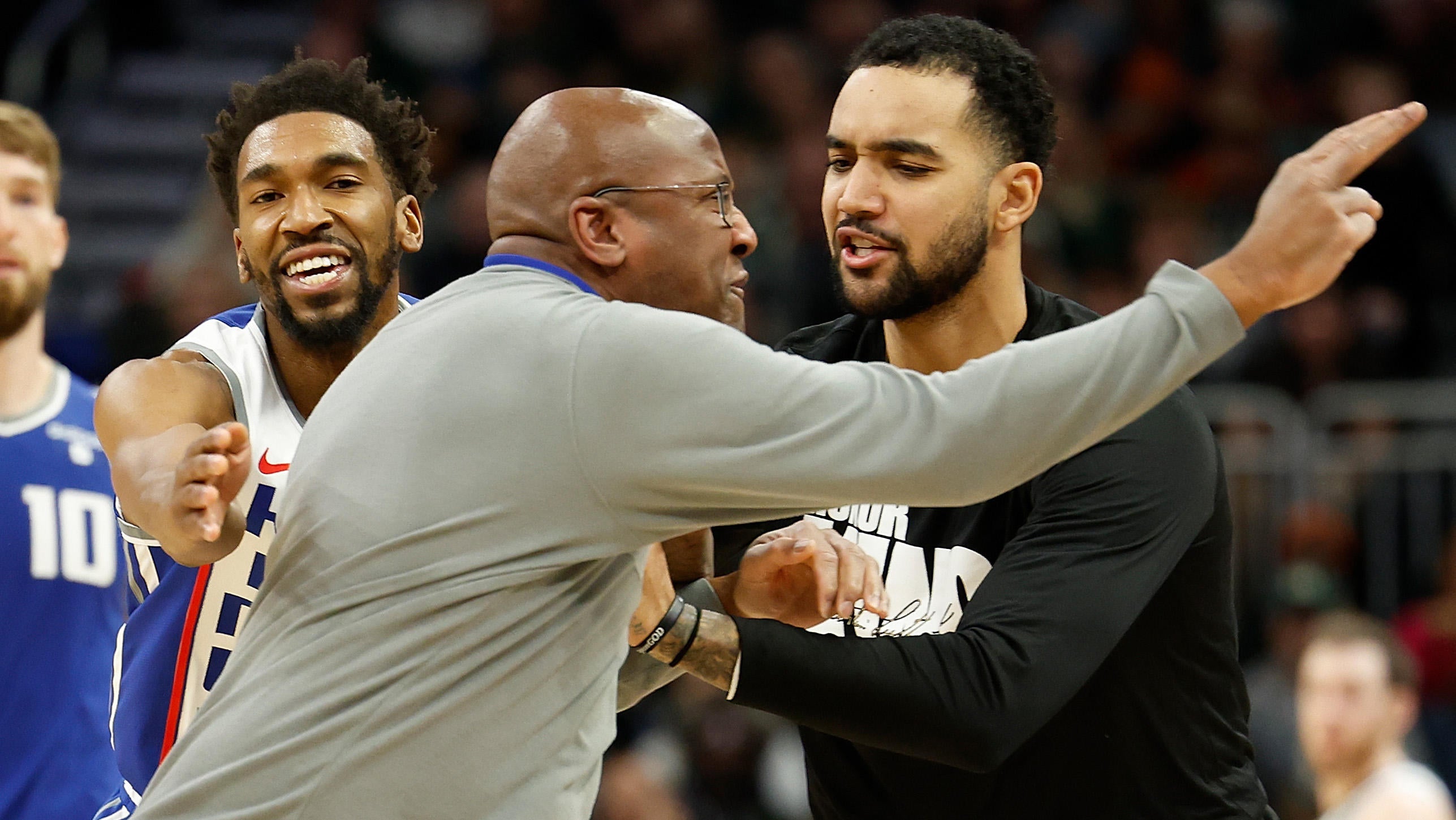 Kings coach Mike Brown ejected after tirade vs. Bucks, held back by players