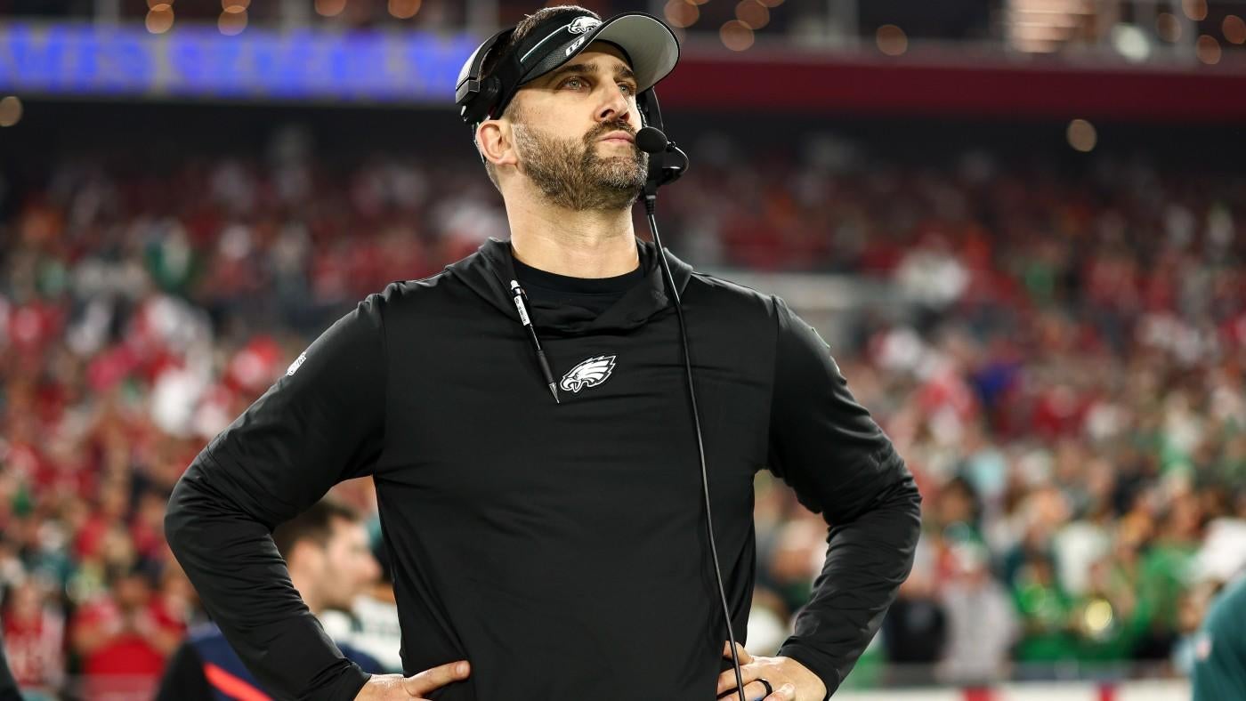 LOOK: Irate Eagles fan launches bucket of popcorn at Nick Sirianni after ugly playoff loss to Buccaneers