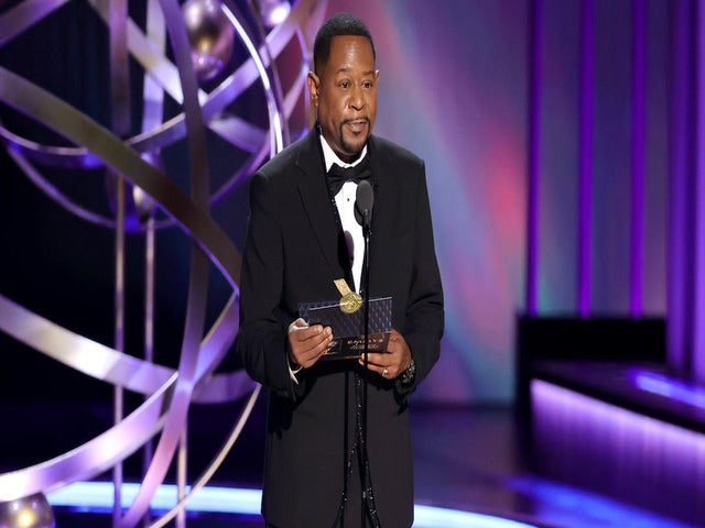 Martin Lawrence Sparks Concerns During Emmys Reunion With 'Martin' Co-Stars