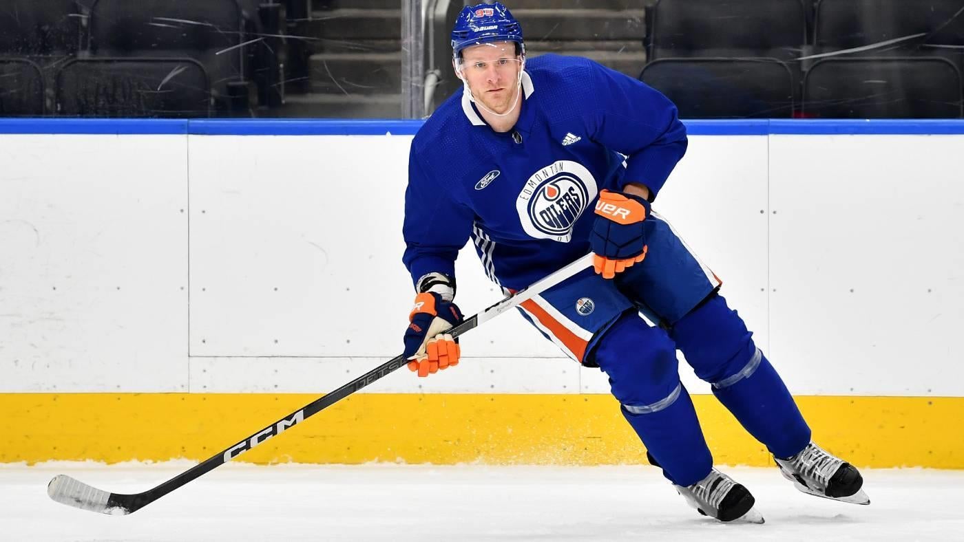 Corey Perry returns to NHL with Edmonton Oilers two months after being cut by Blackhawks