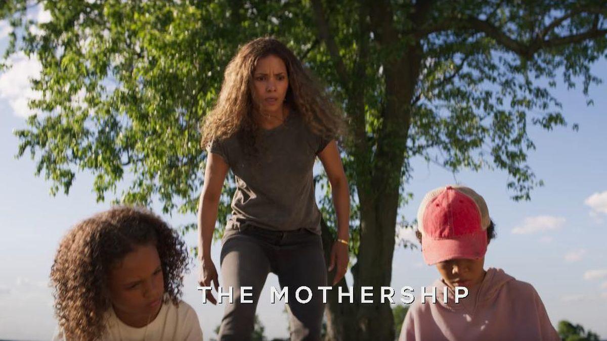 © Netflix  | Szene aus "The Mothership"