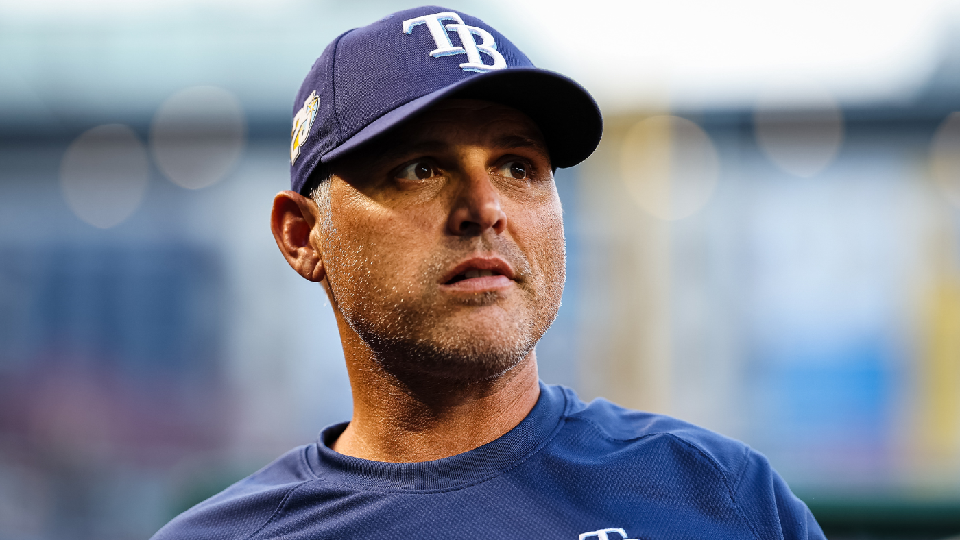 Rays sign Kevin Cash, MLB's longest-tenured manager, to contract extension, team president extended as well
