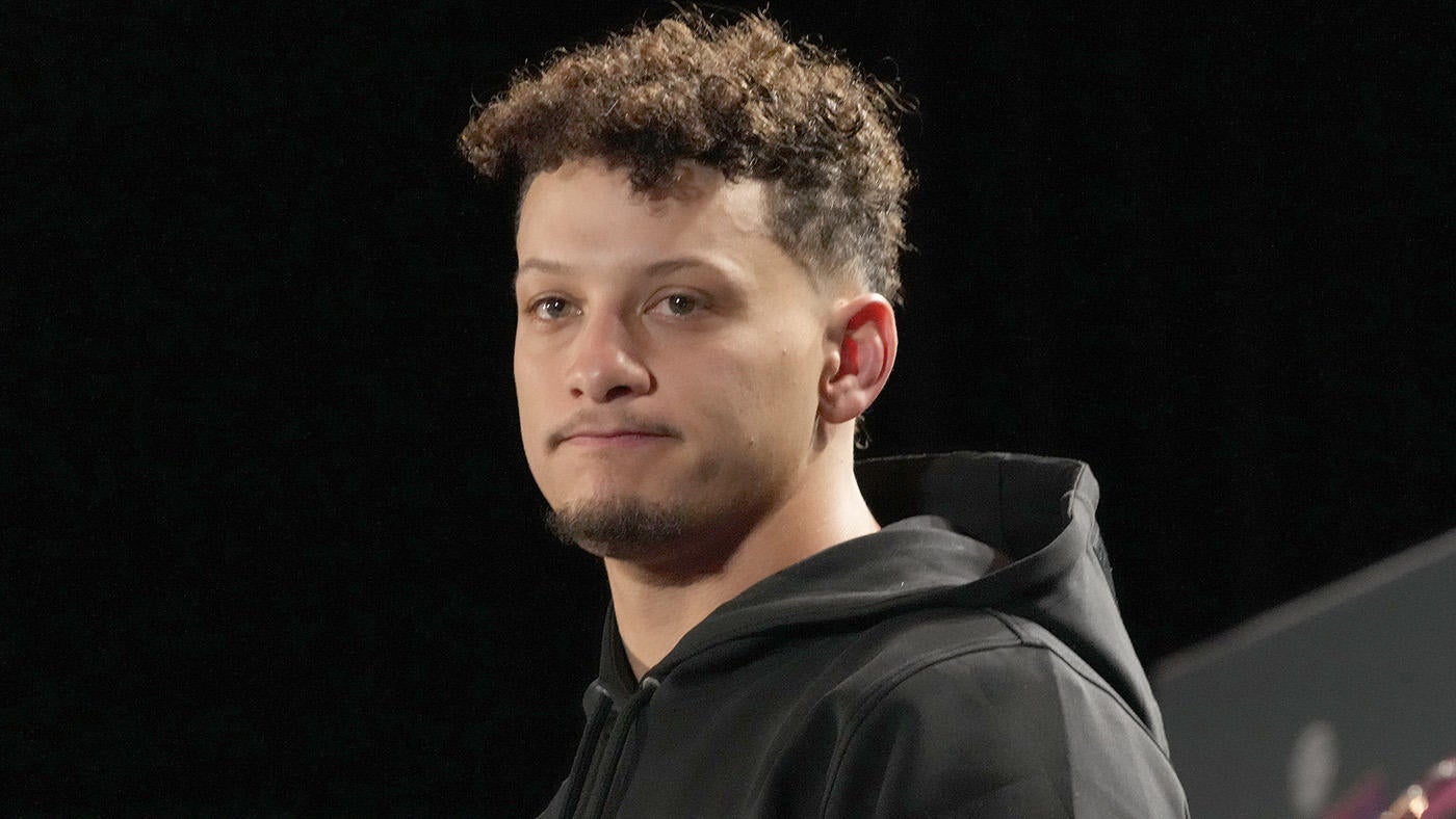 Chiefs' Patrick Mahomes says Tom Brady comparisons are 'tough:' He'll always have Super Bowl win 'on my head'