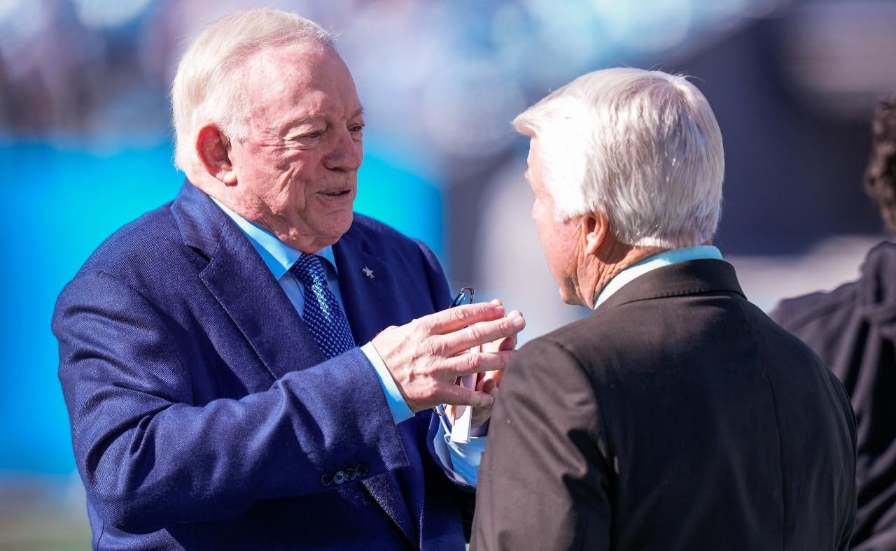 Hall of Fame coach Jimmy Johnson 'back in the fold' with Cowboys, Jerry Jones after Ring of Honor add