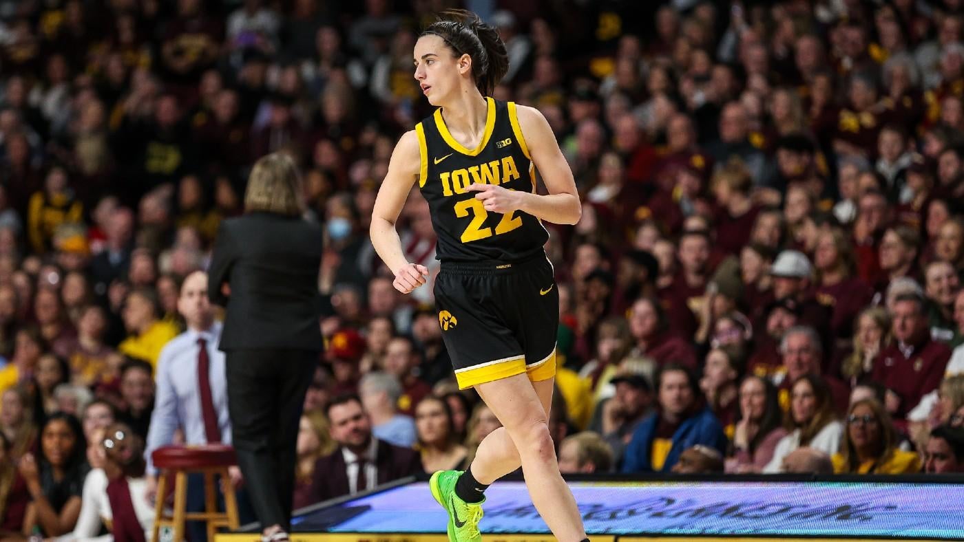 Iowa vs. Holy Cross odds, time: 2024 Women's NCAA Tournament picks, Caitlin Clark predictions from top experts