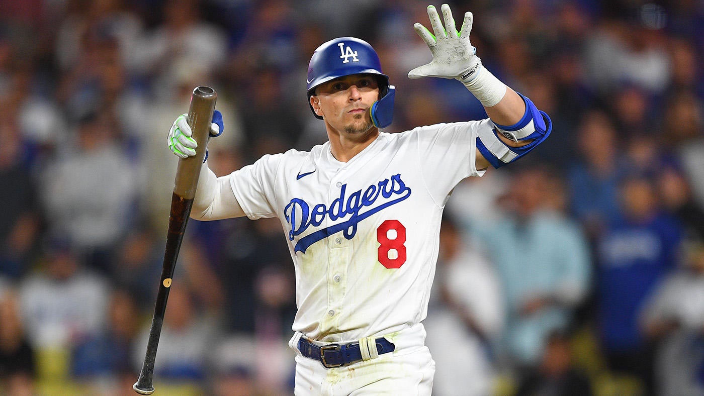 Enrique Hernández suggests MLB teams are colluding with 'a capital C' after signing with Dodgers