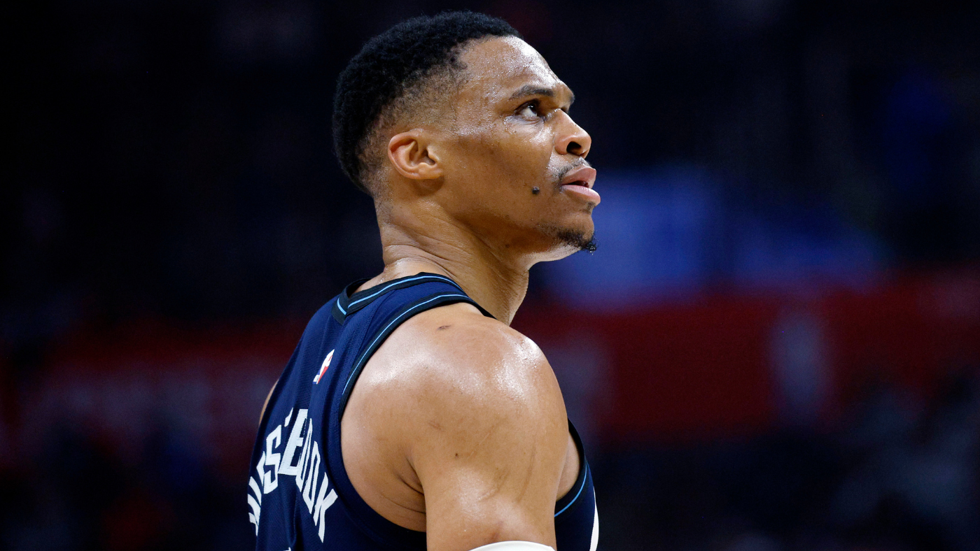 Russell Westbrook injury: Clippers guard suffers fractured hand, leaving void in bench unit for stretch run