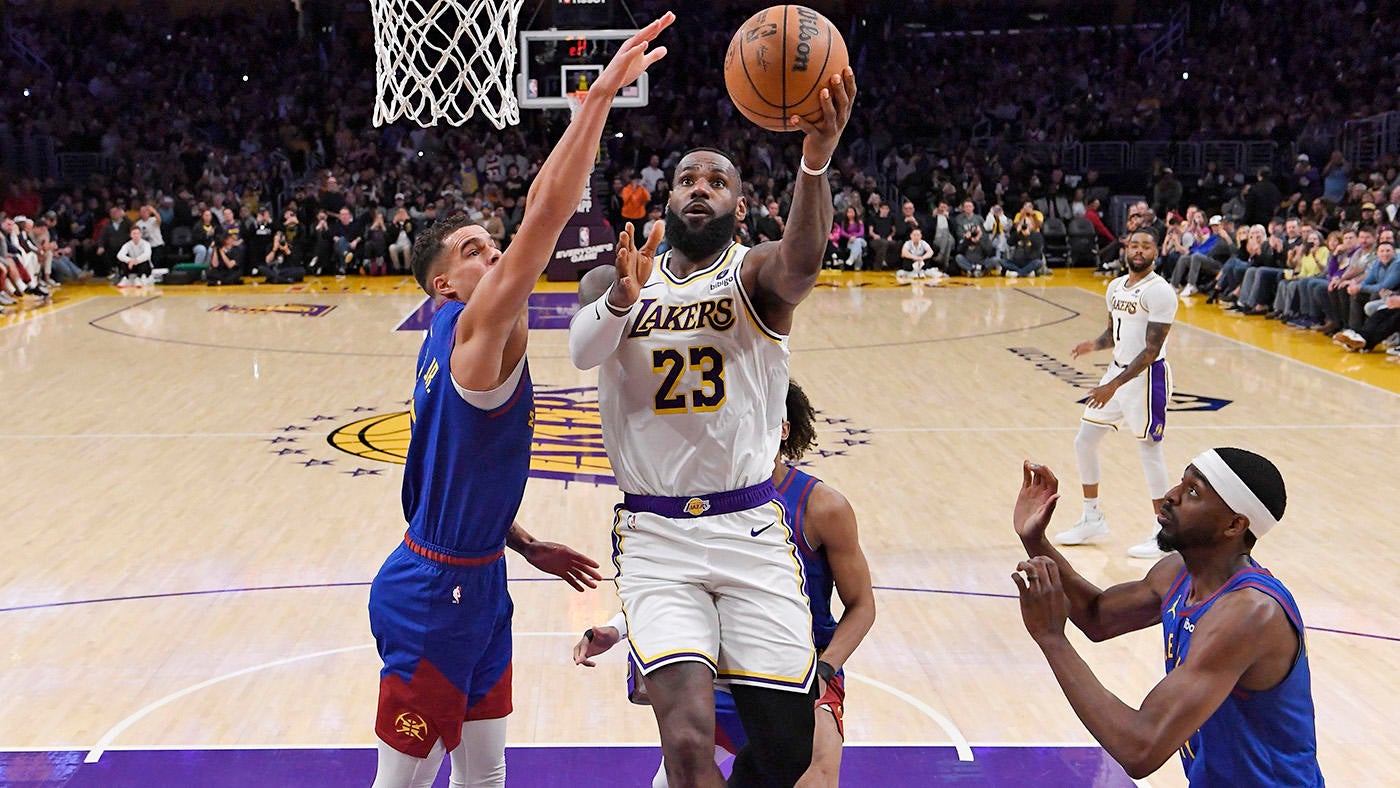 lebron-lakers-gold-arms-up-g.jpg