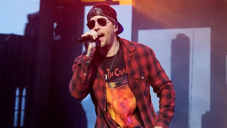 Avenged Sevenfold's M. Shadows Shares Behind-The-Scenes Details of 'Looking Inside' VR Concert (Exclusive)