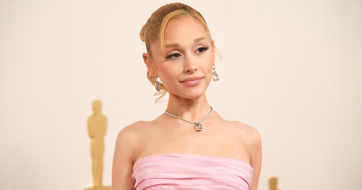 Ariana Grande Accused of Taking Jab at Boyfriend&rsquo;s Ex-Wife With New Song