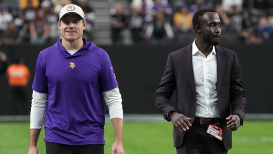 kevin-oconnell-kwesi-adofo-mensah-vikings-usatsi.jpg