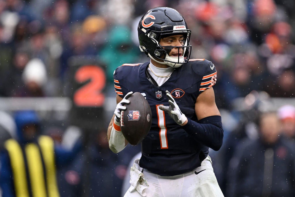justin-fields-bears-usatsi.jpg