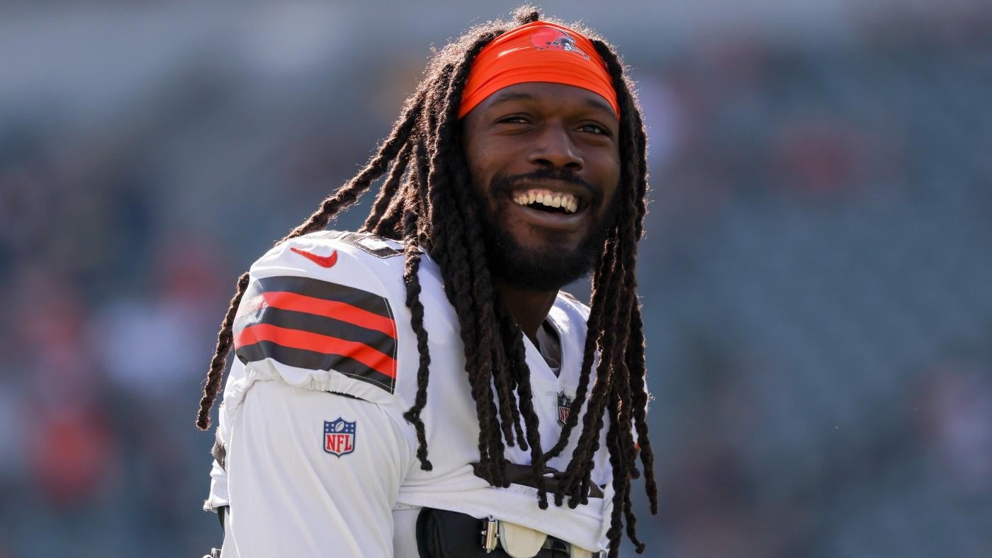 Panthers signing Jadeveon Clowney: Former No. 1 overall pick returning home on two-year deal with Carolina