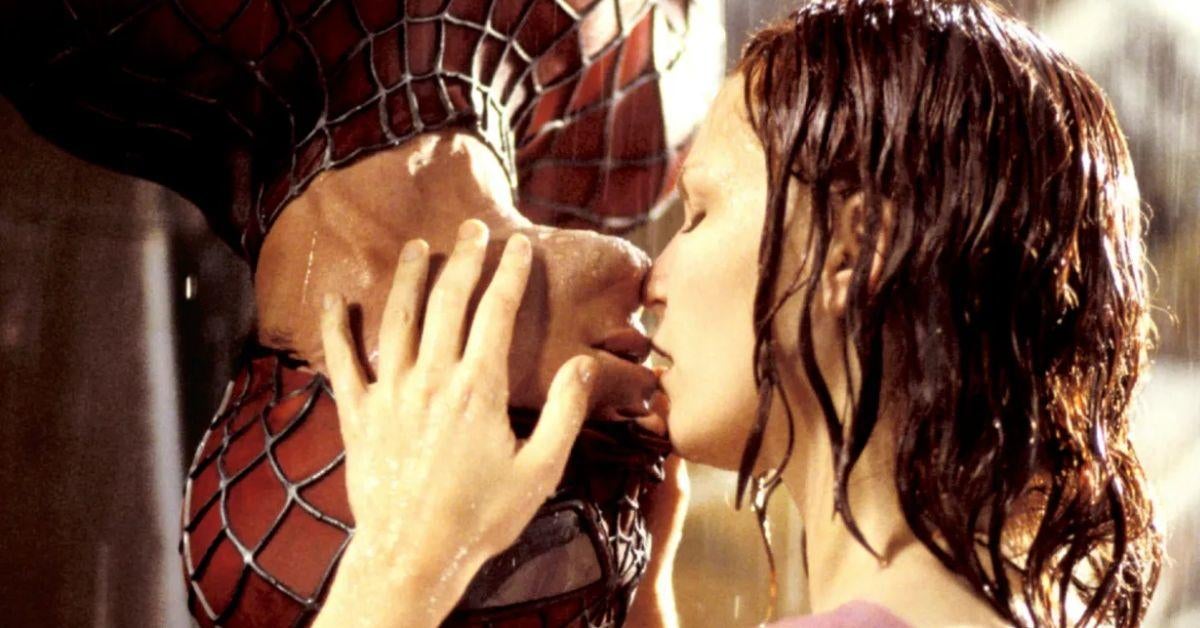 spider-man-kirsten-dunst-kiss