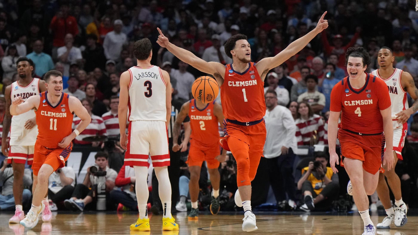 Clemson's Chase and Dillon Hunter hit clutch late buckets in upset of Arizona to send Tigers to Elite Eight