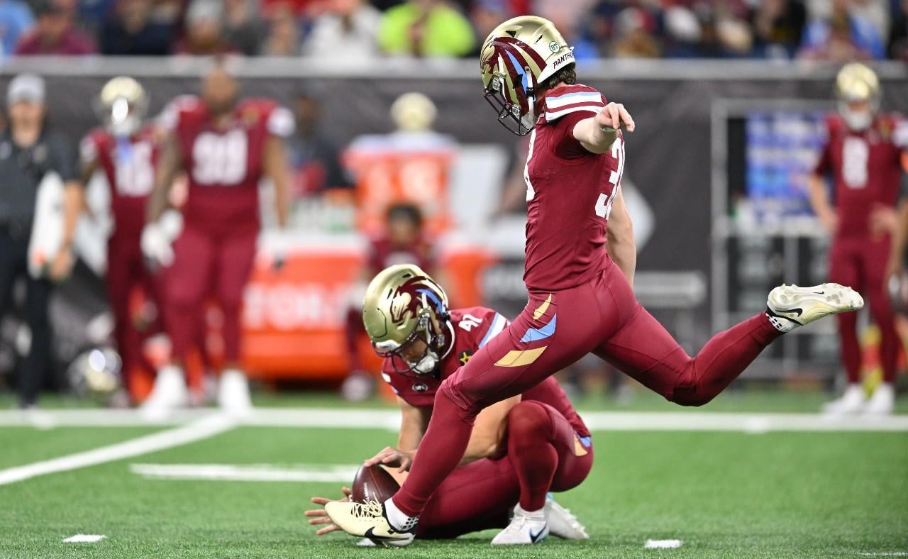 NFL teams better take notice: UFL's Jake Bates smashes 62-yard field goal to pull off this rare kicking feat